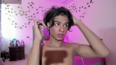 ariel_adan online show from September 28, 2025, 4:56 pm