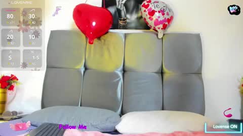 ariel_starx online show from March 6, 2025, 2:08 pm