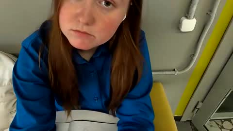 Snapshot of ariel_yumi chatting on October 9, 2025, 10:02 am Ariel online show from October 9, 2025, 10:02 am