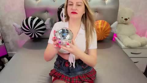 Ariel online show from November 3, 2025, 9:10 am