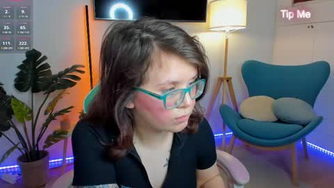 Snapshot of ariell_mini chatting on May 4, 2026, 11:39 am Ariell Mini online show from May 4, 2026, 11:39 am
