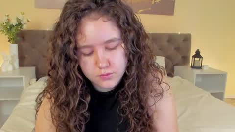 Snapshot of ariella_sol chatting on June 18, 2026, 1:06 am Ariella GTM3 Tue Wed Thu Fri Sat 0400 am-1030pm online show from June 18, 2026, 1:06 am