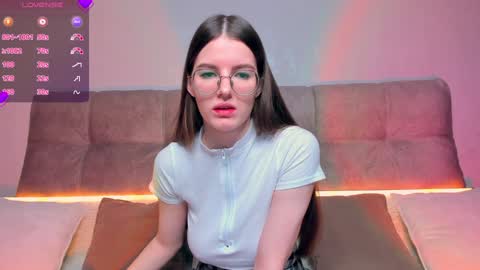 Ariella online show from December 5, 2024, 3:48 am