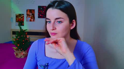 Snapshot of arielstonks_lovee chatting on December 18, 2024, 6:53 am arielstonks_lovee online show from December 18, 2024, 6:53 am
