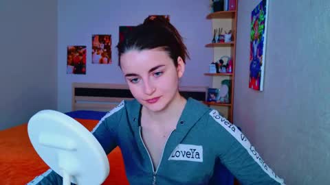 Snapshot of arielstonks_lovee chatting on March 4, 2025, 6:04 am arielstonks_lovee online show from March 4, 2025, 6:04 am