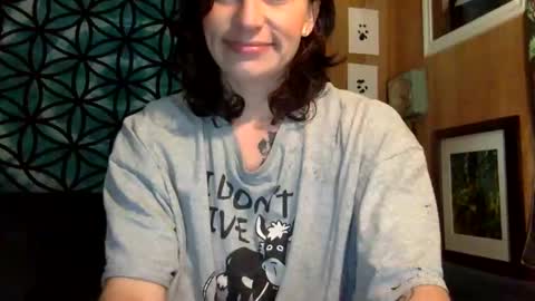 ariel  colin when hes here online show from December 3, 2024, 1:54 pm