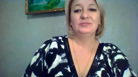 ArielXLoveresss online show from November 1, 2025, 6:48 am