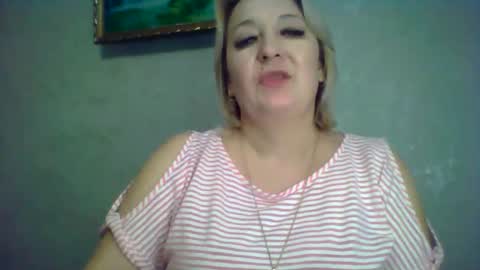 ArielXLoveresss online show from November 22, 2025, 8:41 pm