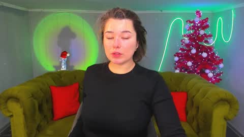 Snapshot of arigraynor chatting on December 5, 2024, 9:06 am Ari online show from December 5, 2024, 9:06 am