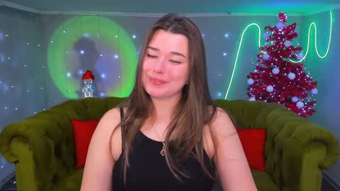 Snapshot of arigraynor chatting on December 5, 2024, 12:11 pm Ari online show from December 5, 2024, 12:11 pm