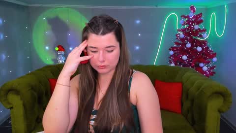 Snapshot of arigraynor chatting on December 5, 2024, 3:17 pm Ari online show from December 5, 2024, 3:17 pm