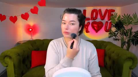 Snapshot of arigraynor chatting on February 13, 2025, 1:15 pm Ari online show from February 13, 2025, 1:15 pm