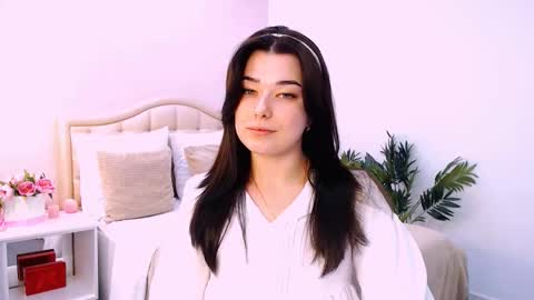 Ari online show from October 15, 2025, 9:20 am