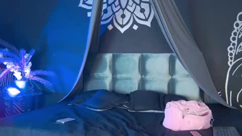 Ari online show from September 20, 2025, 7:26 pm