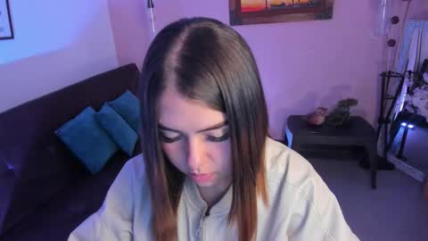  Arianna  online show from November 18, 2025, 12:20 pm