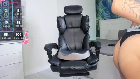 Ariana online show from November 2, 2025, 1:41 am