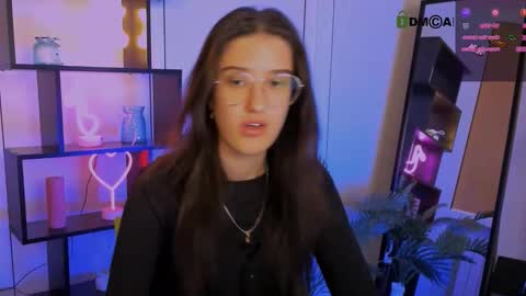 arina_wild online show from September 23, 2025, 9:51 pm