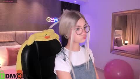 Ari  online show from October 5, 2025, 11:46 pm