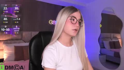 Ari  online show from October 10, 2025, 11:04 pm