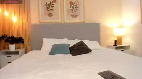 Ari Robert online show from September 18, 2025, 4:36 am