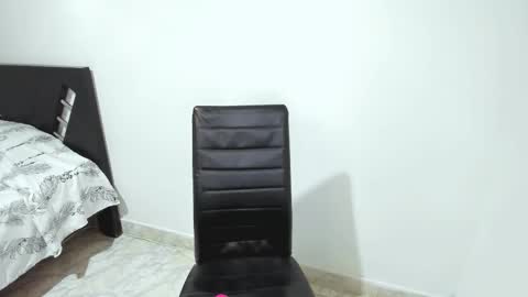 aristena_01 online show from March 2, 2026, 11:33 pm