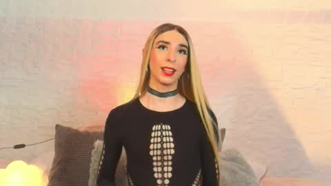 Snapshot of arivega chatting on May 7, 2026, 2:50 am Nice to meet you thumb up me please its important I LOOK MY BIO DOWN online show from May 7, 2026, 2:50 am
