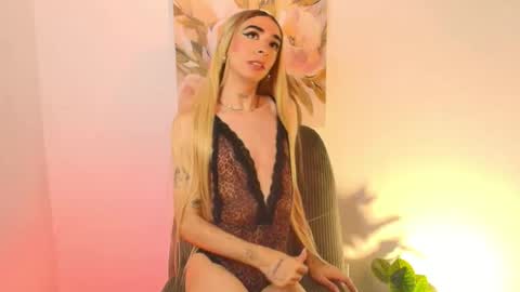 Snapshot of arivega chatting on May 12, 2026, 4:20 am Nice to meet you thumb up me please its important I LOOK MY BIO DOWN online show from May 12, 2026, 4:20 am