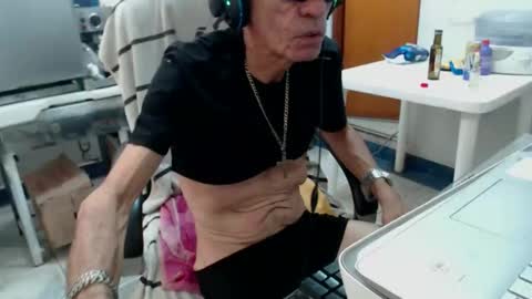 armaduradeacero online show from January 9, 2026, 5:37 pm