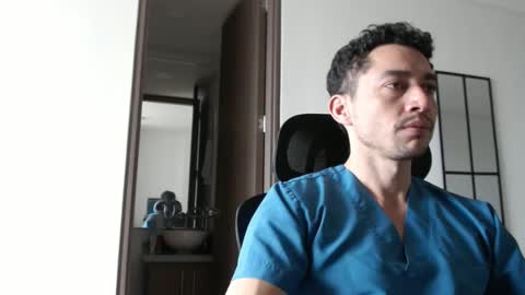 Armand online show from October 3, 2025, 5:32 pm