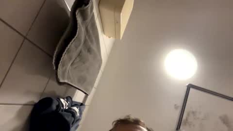 armyskater32 online show from September 19, 2025, 9:26 pm