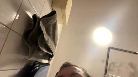 armyskater32 online show from January 5, 2026, 9:51 pm