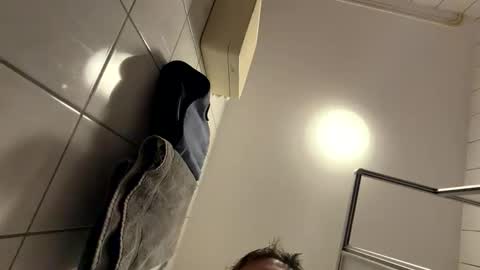 armyskater32 online show from April 14, 2026, 8:04 pm