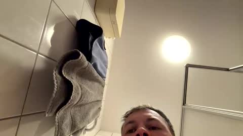 armyskater32 online show from April 17, 2026, 10:40 am