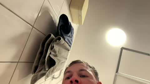 armyskater32 online show from July 15, 2026, 9:09 pm