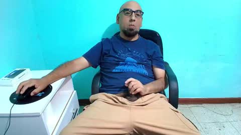 arnelux72 online show from October 27, 2025, 5:33 am