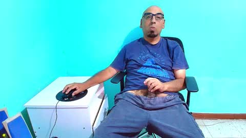 arnelux72 online show from March 16, 2026, 5:24 am