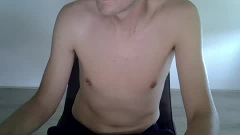 Snapshot of arnoanro chatting on June 24, 2026, 4:06 pm arnoanro online show from June 24, 2026, 4:06 pm