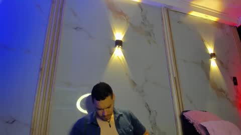 Snapshot of aron_and_molly chatting on February 7, 2026, 12:09 pm aron and molly online show from February 7, 2026, 12:09 pm