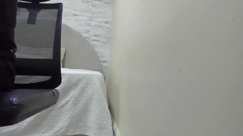 ARON BOLT online show from February 11, 2026, 10:42 am