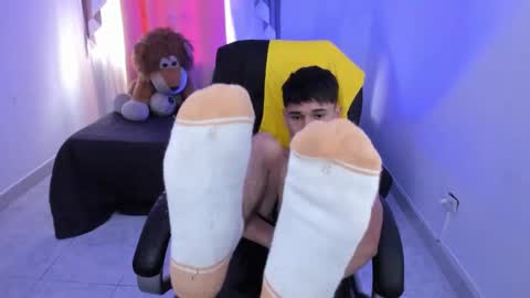 Snapshot of aron_boyy chatting on February 16, 2026, 5:53 pm Aaron online show from February 16, 2026, 5:53 pm