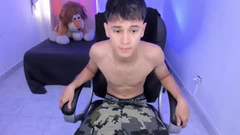 Snapshot of aron_boyy chatting on February 21, 2026, 7:48 pm Aaron online show from February 21, 2026, 7:48 pm