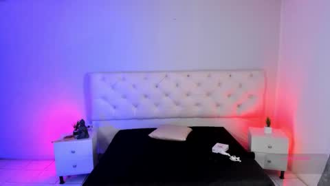 Aron cruz  online show from November 26, 2025, 1:45 pm