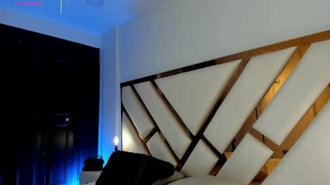 Aron cruz  online show from April 4, 2026, 12:57 pm