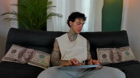 Snapshot of aron_ford chatting on April 24, 2026, 8:00 pm Aron ford online show from April 24, 2026, 8:00 pm