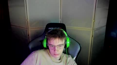 biggest penis  online show from February 13, 2025, 5:33 pm