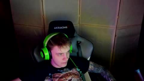 biggest penis  online show from February 20, 2025, 9:31 pm