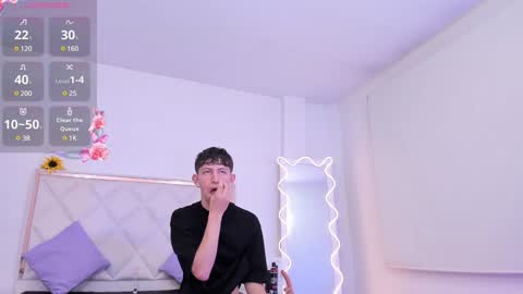 Snapshot of aron_tay chatting on December 5, 2024, 3:15 am your aron online show from December 5, 2024, 3:15 am