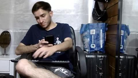 Aron G Franco online show from November 17, 2025, 5:41 pm