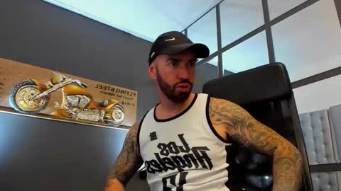 AronGrant online show from October 2, 2025, 8:54 am