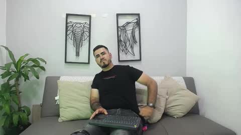 aronhilton online show from January 13, 2026, 7:41 pm